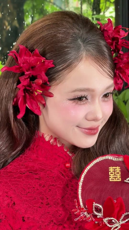 Trước và sau một lớp makeup cô dâu áo dài đỏ — khác nhau đến mức nào?