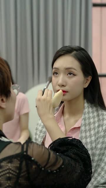 Makeup cho thí sinh Hoa hậu Việt Nam 2024