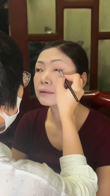 Hậu trường makeup chị Vui