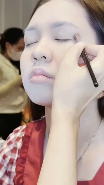 Trang điểm cô dâu trong ngày cưới