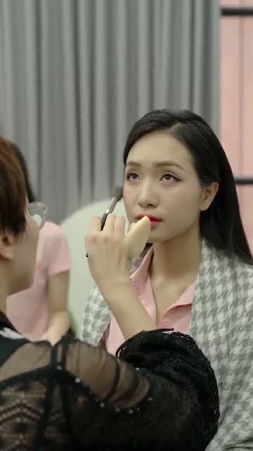Makeup cho thí sinh Hoa hậu Việt Nam 2024