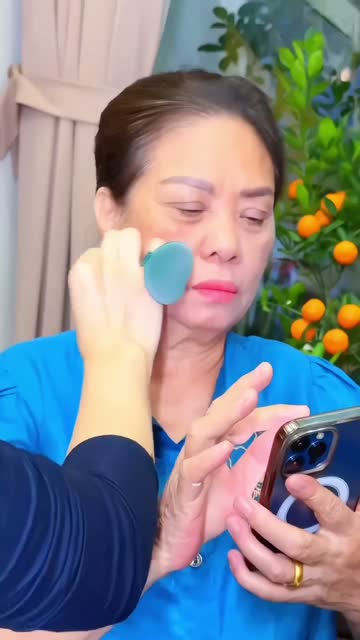 Trang điểm cho khách lớn tuổi